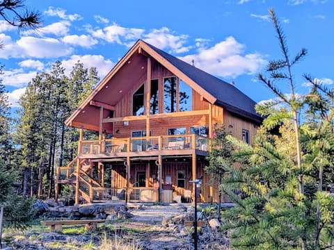 New Luxury Home on Nat'l Forest With Hot Tub