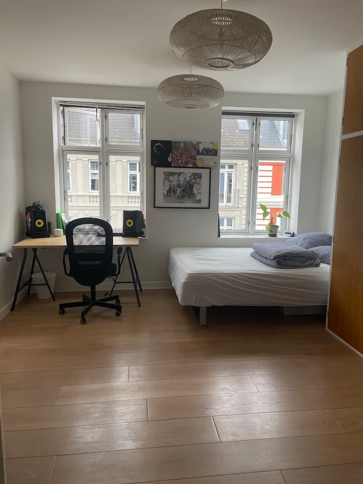 غرفة النوم 2