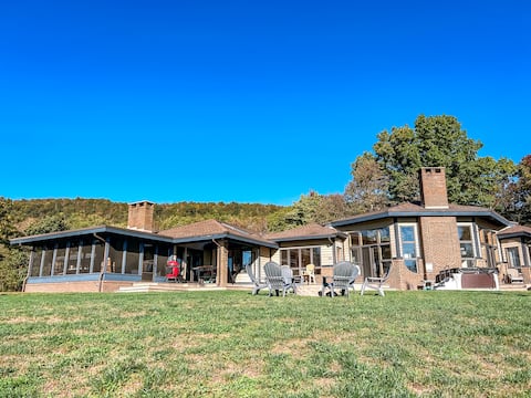 Sideling Hills (weddings, hot tub, pickleball)