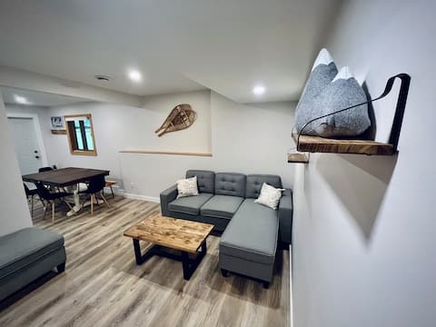 Successful Airbnb property: Newly Renovated 1 Bedroom + Bunks in Forest in East Kootenay A
