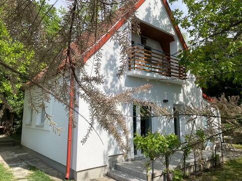 Quiet, green, relaxing place_ 3 bedroom villa