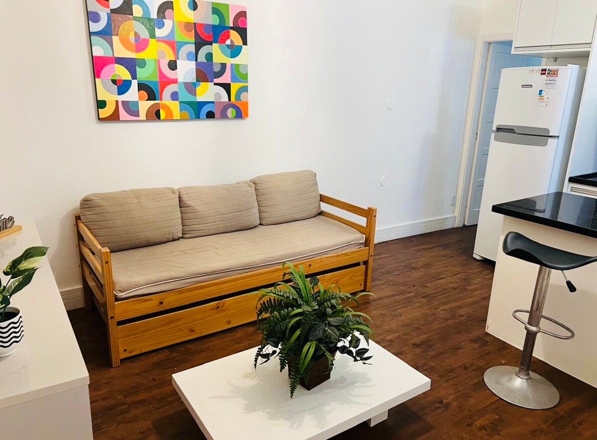 Successful Airbnb property: Apartment in Leblon - 5-minute walk to the beach! in Leblon