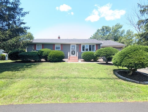 Entire home-RWJ-St.Peter's-Rutgers-NB Suburb