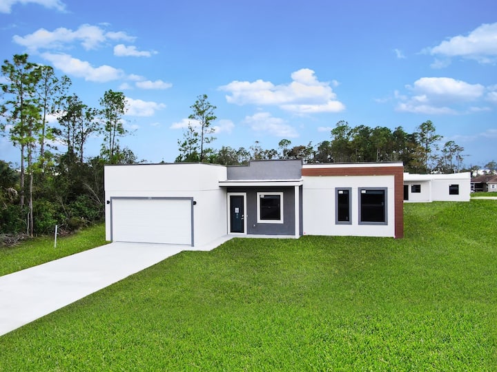 2915 Grand Retreat Business/Pleasure Deal Houses for Rent in Lehigh