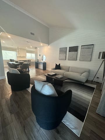 New urban 3 bedroom 2.5 bath gallery image 3