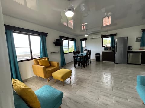 2nd floor Beach Apartment with Amazing Views!