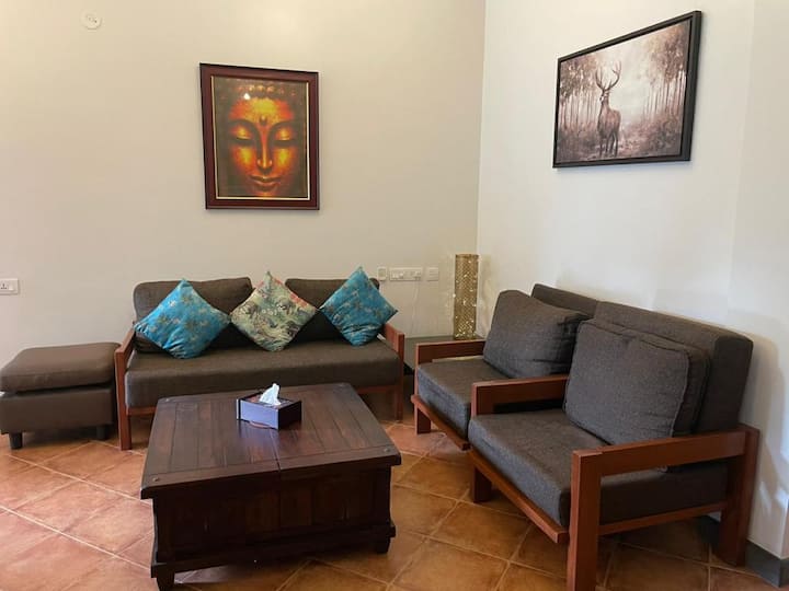 Living room image 6