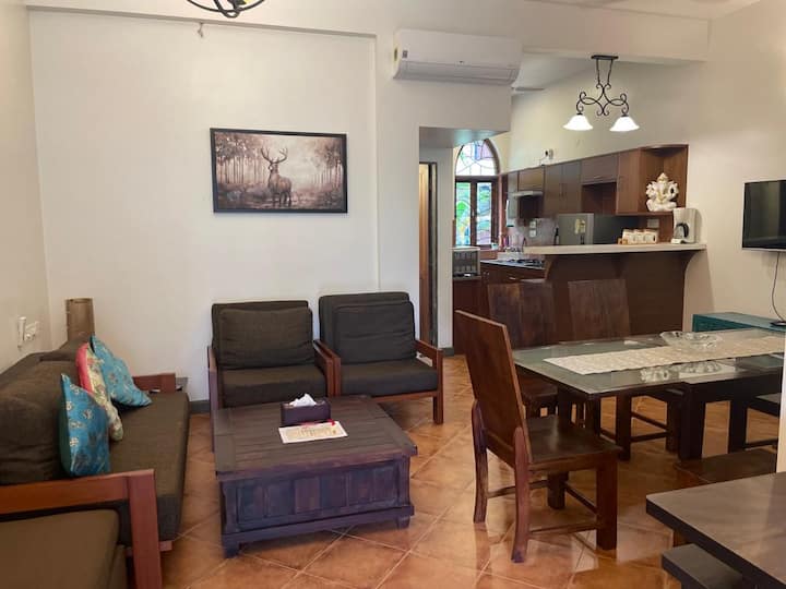 Living room image 8