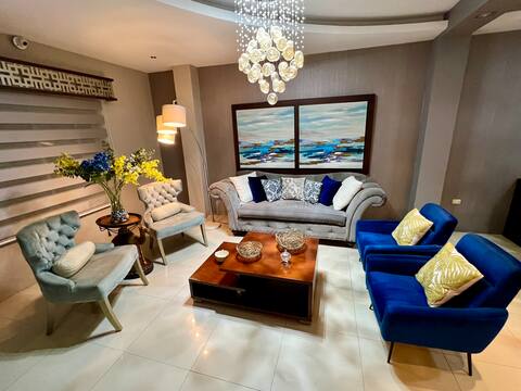 Beautiful entire house with a private garage