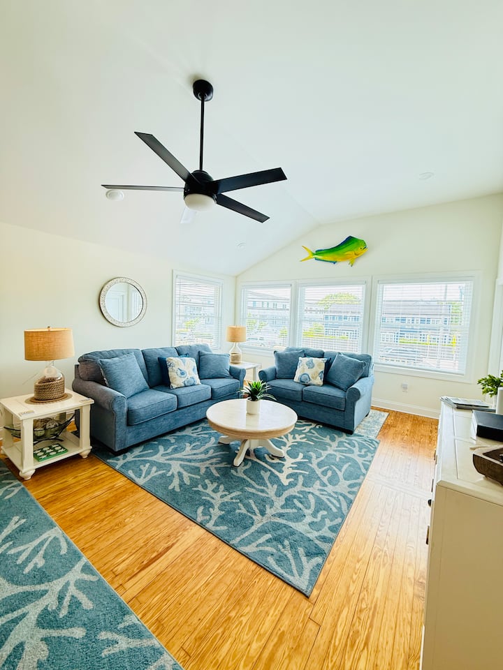 Sleeper queen sofa - extra foam topper in the closet 