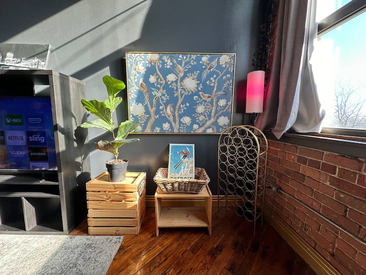Riverwalk Retreat Loft Downtown - Detroit, MI