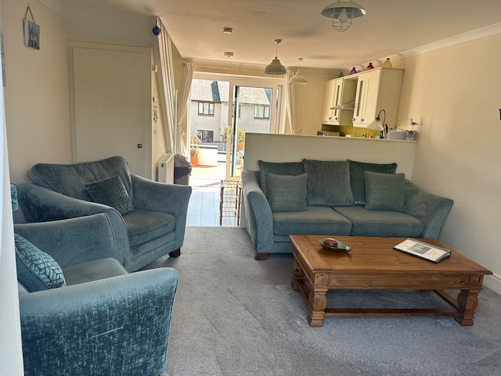 Lanteen Trearddur Bay 2 Bedroom Mews House - Holyhead