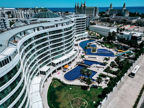 Elegant residence complex best of all S10