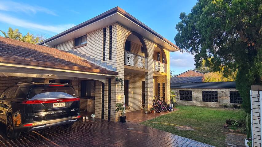 Big Holliday house with pool gallery image 3