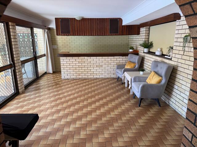 Big Holliday house with pool gallery image 4