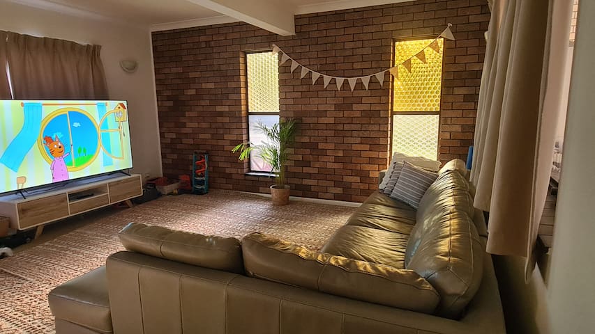 Big Holliday house with pool