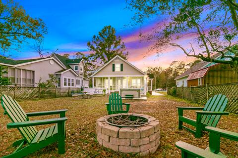 Cypress Cottage - Lakefront W/ Hot tub