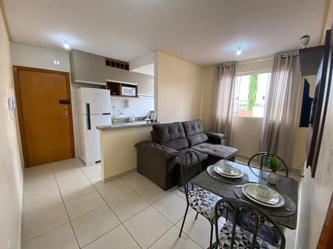 Airbnb em destaque: Full apartment, en-suite bedroom, living room, kitchen, garage em Goiânia
