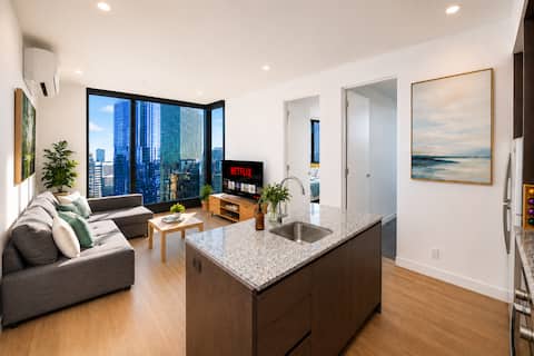 Successful Airbnb property: 49F Luxury Melb CBD 3BR.2Bath. 8Pax. Free 2Carpark in Carlton