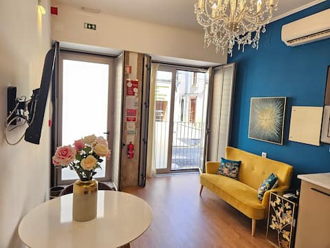 Airbnb em destaque: Serendipity Ground floor apartment City centre A/C em Bonfim