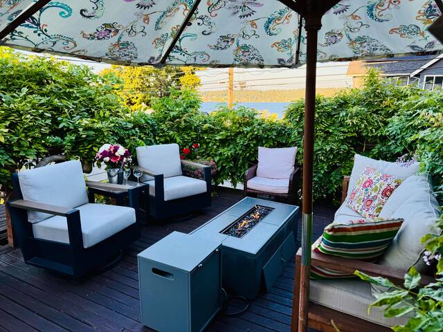 3 bd w/ Lake View – $0 Clean Fee