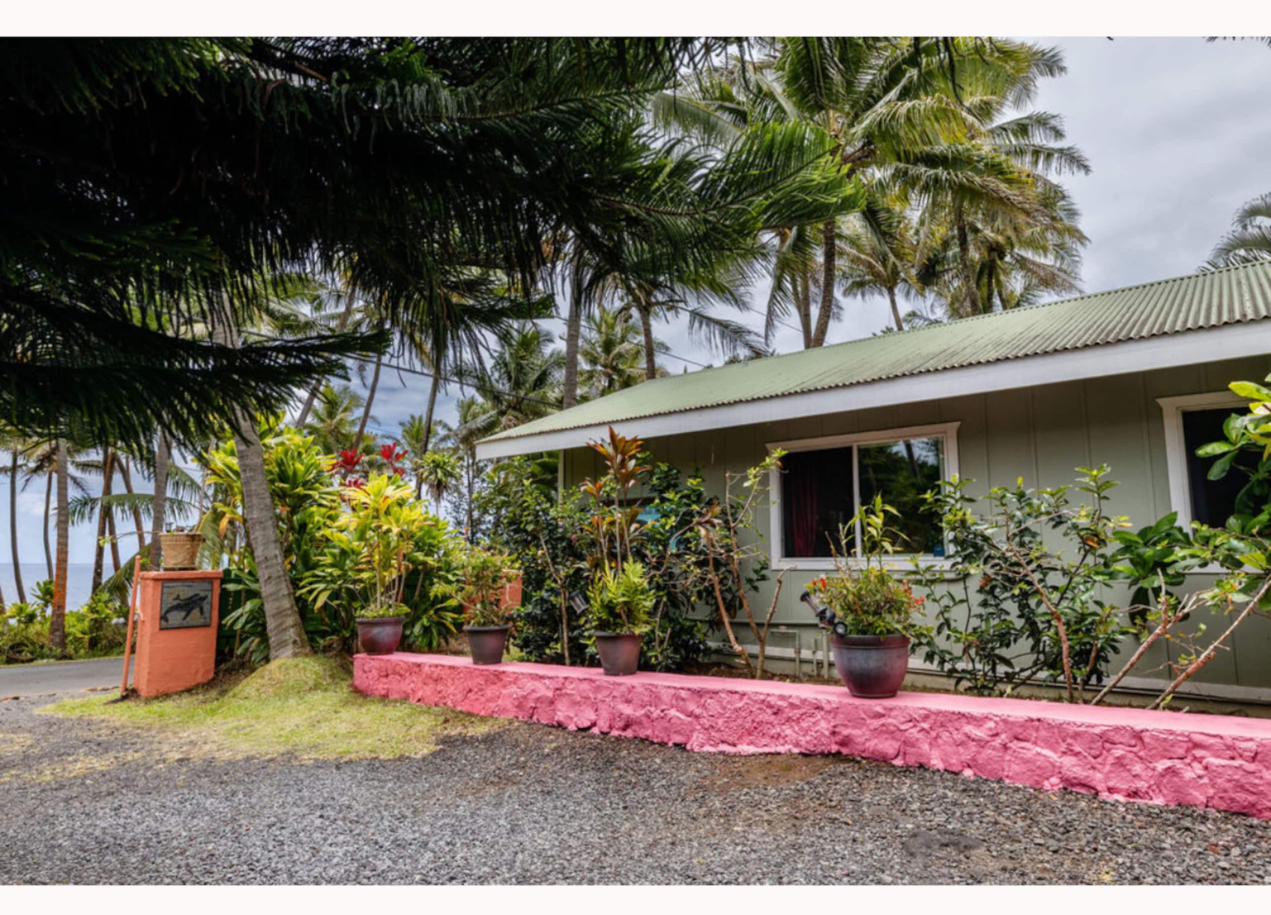 Whale House @ Kehena Beach-by lava fields/beaches - Image 21