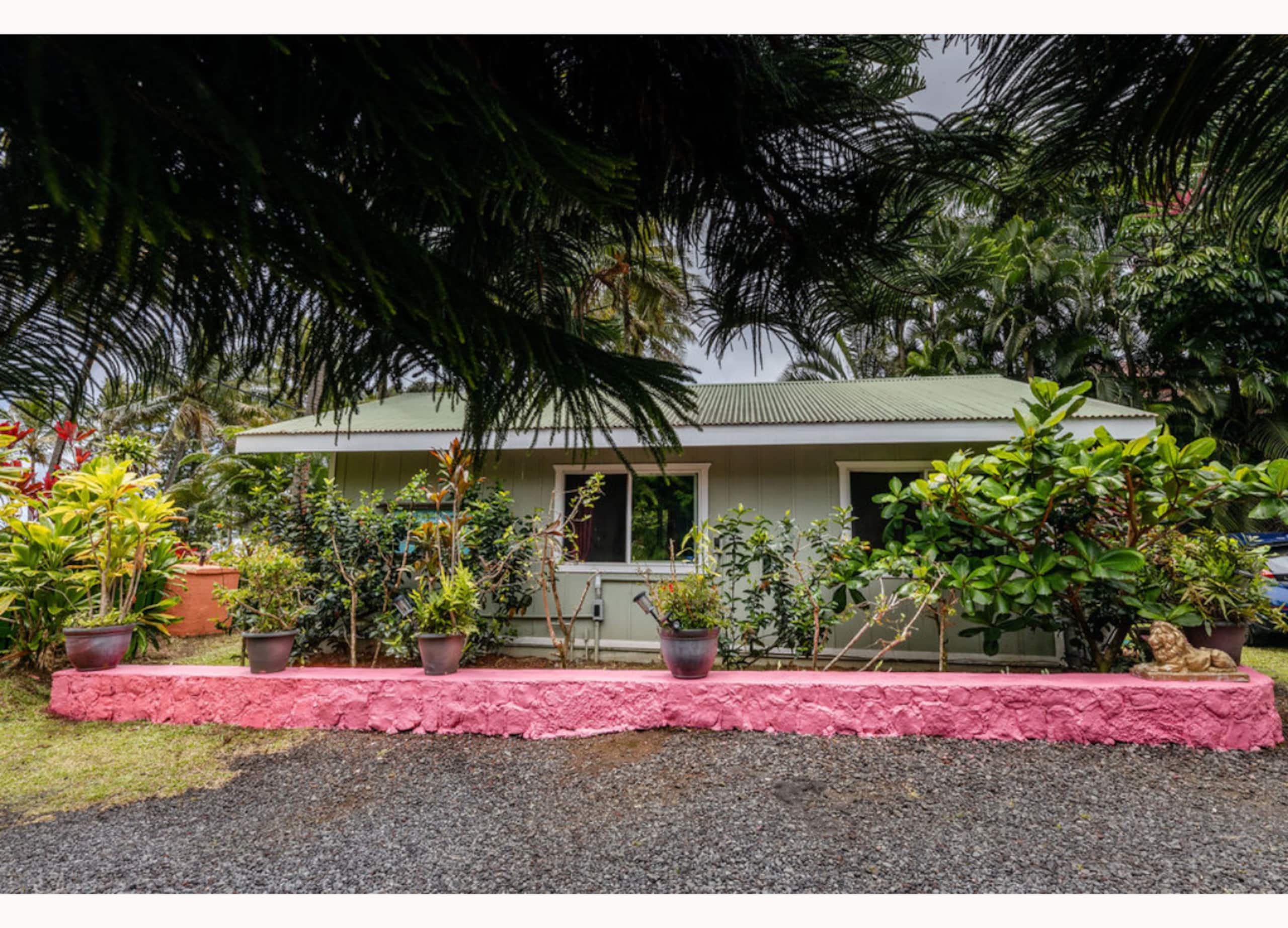 Whale House @ Kehena Beach-by lava fields/beaches - Image 27