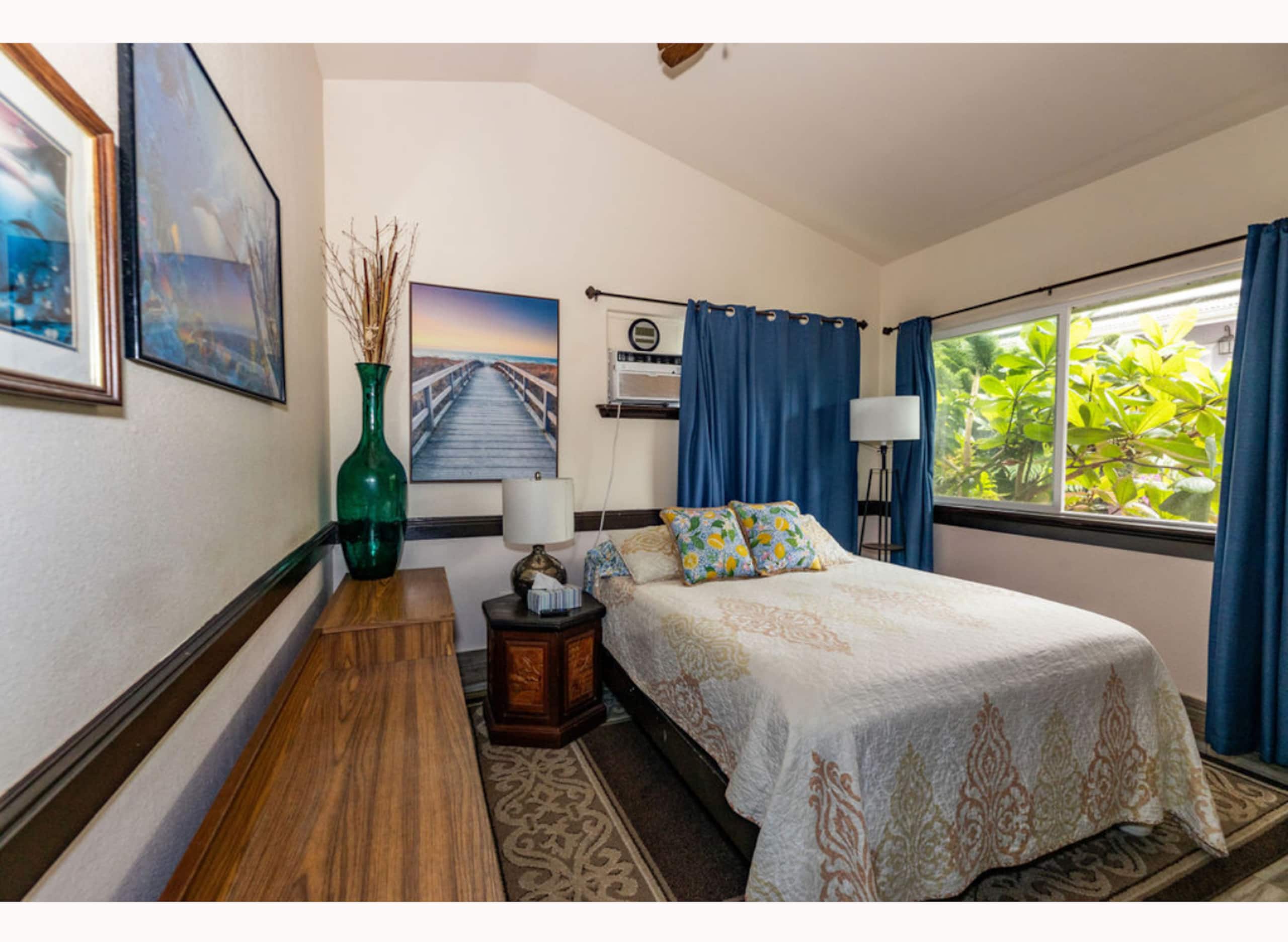 Whale House @ Kehena Beach-by lava fields/beaches - Image 15