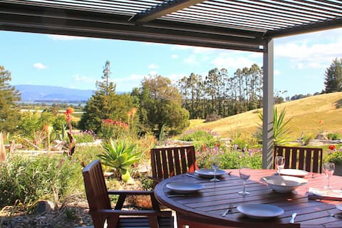 Serene. Coastal views, modern country retreat