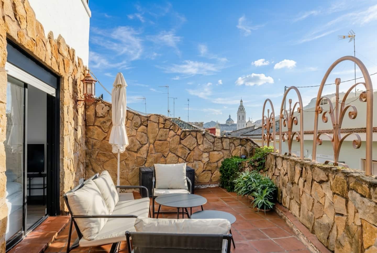 Terraza privada con vistas al castillo de Xàtiva