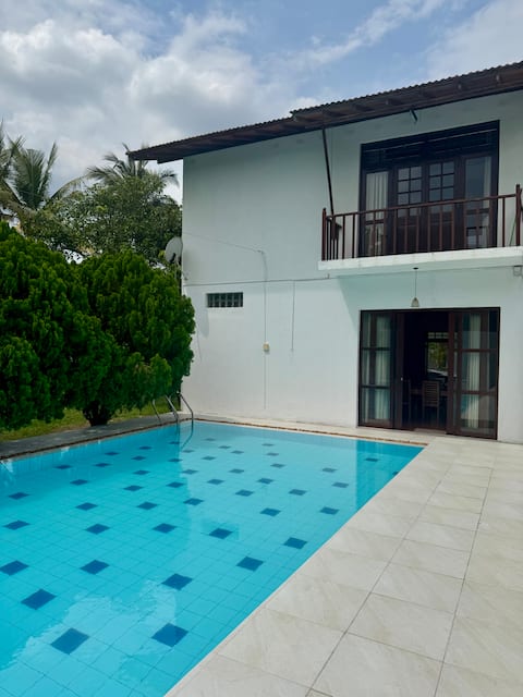 Beautiful Sri Lankan Villa with private pool