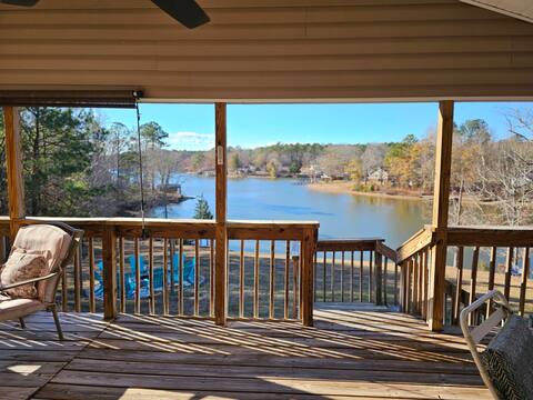 Lakeview Oasis with fire pit & hot tub!