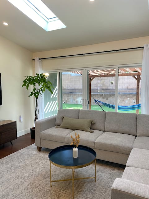 Popular Airbnb listing: Hilltop retreat in Monterey Park