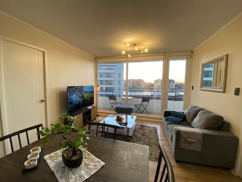 Apartment steps away from Casino. Close to Airport and Mall.