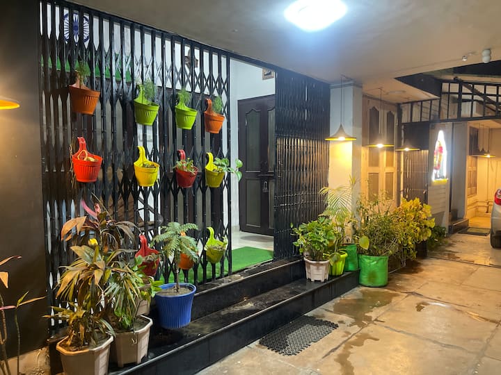 The Regnant Corner- Home Studio Suit - Lucknow. - Lucknow