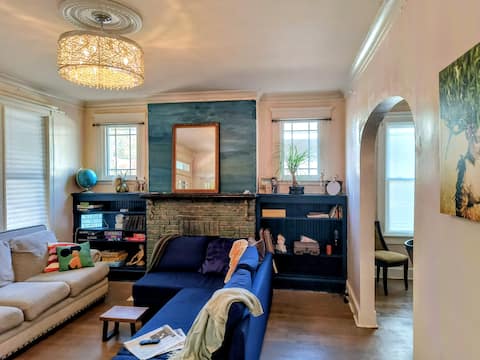 Top performing Airbnb: Midtown Balcony Memphis Upstairs Escape in Crosstown
