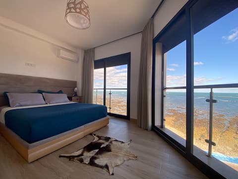 Amazing Apartment Sea View Beachfront in Downtown