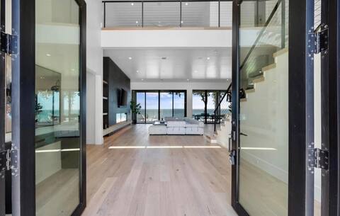 Lake Villa - chef, spa, gym, fishing, H2o sports