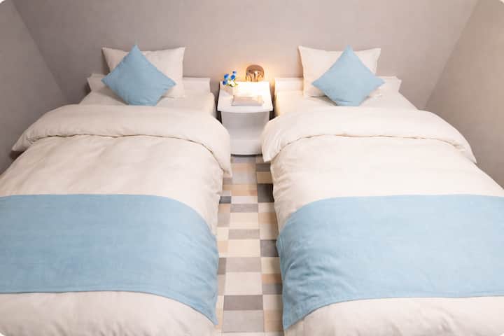 [Спална соба 3] Соба со 2 единечни кревета