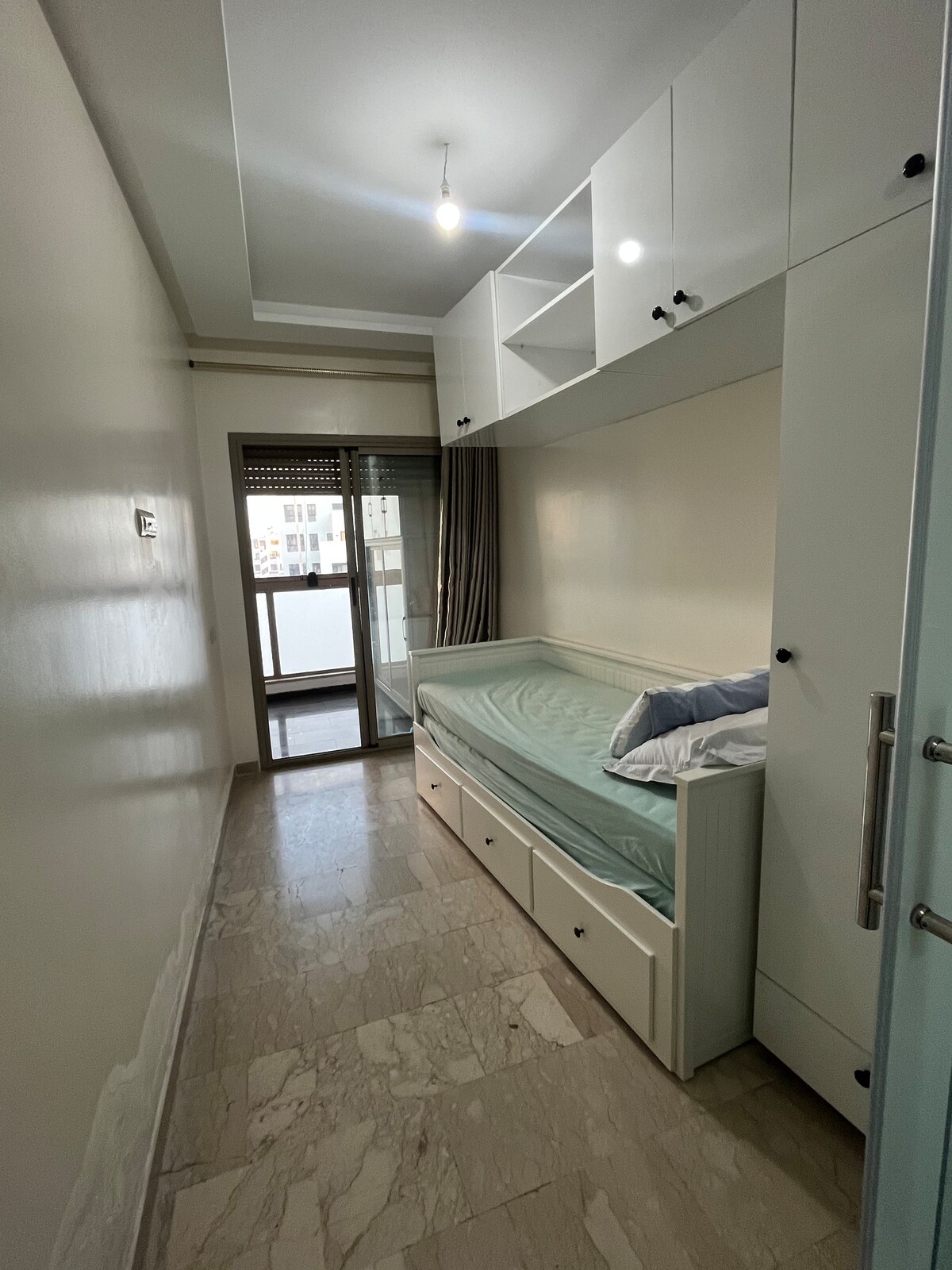 Condo in Casablanca  477  1 bedroom  1 bed  1 shared bath - image 5