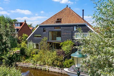 Luxurious City Farm