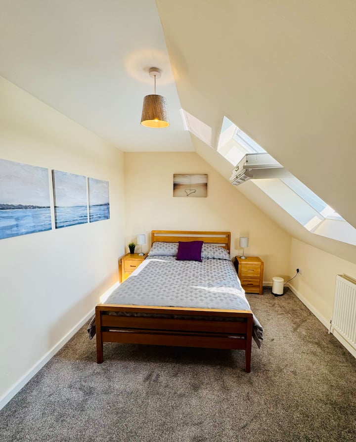 Loft Bedroom 2 - Double Bed. Salisbury, Uk. - Salisbury