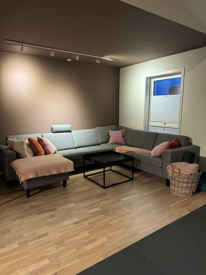 Private Floor W/ 2 Bedrooms & Wc In Shared House - Stavanger