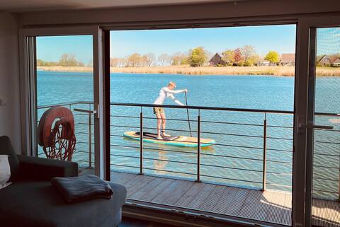Erfolgreiche Airbnb-Immobilie: Houseboat, lake, SUP, rooftop terrace, family, ocean! in Wangerland