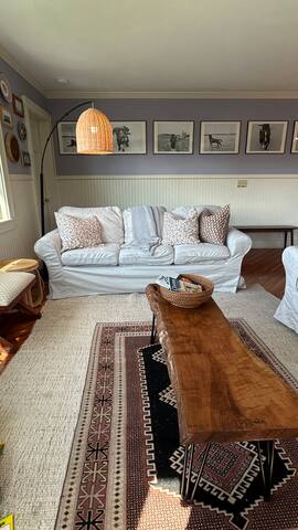 5 Bedroom, newly updated home gallery image 3