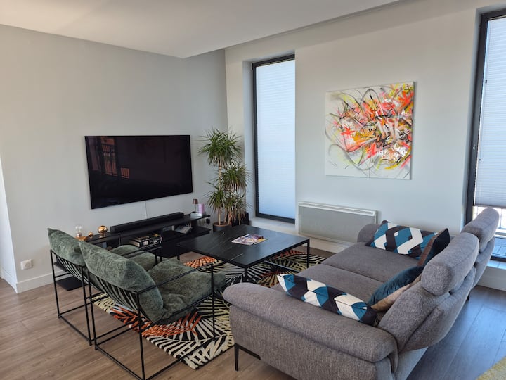 Appartement Spacieux à Proximité Du Centre-ville - Lila
