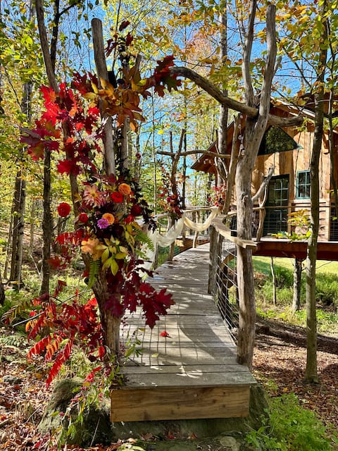 4-Season Treehouse @ Bliss Ridge; Best Views in VT