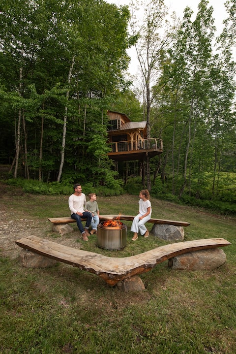 4-Season Treehouse @ Bliss Ridge; Best Views in VT