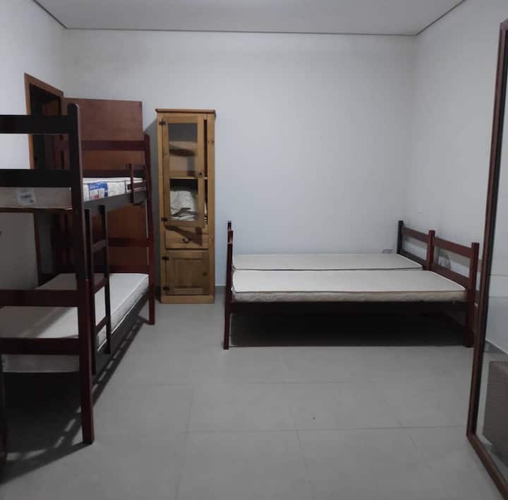 საძინებელი 4