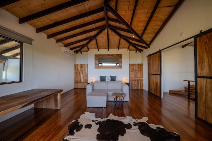 “This villa is incredible — more gorgeous than the pictures show.” — Rebekah